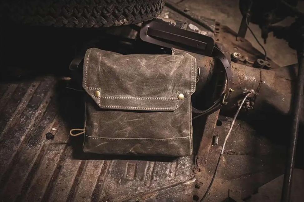 Archaeologist Satchel